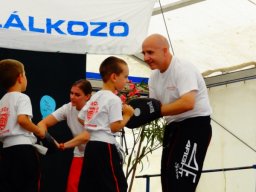 Csabacsüdön bemutatóztak a kick-boxosok