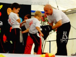 Csabacsüdön bemutatóztak a kick-boxosok
