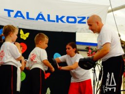 Csabacsüdön bemutatóztak a kick-boxosok