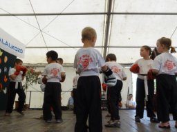Csabacsüdön bemutatóztak a kick-boxosok