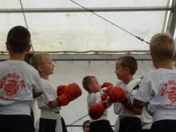 Csabacsüdön bemutatóztak a kick-boxosok
