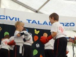 Csabacsüdön bemutatóztak a kick-boxosok