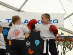 Csabacsüdön bemutatóztak a kick-boxosok