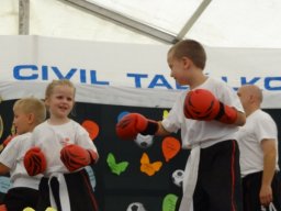 Csabacsüdön bemutatóztak a kick-boxosok
