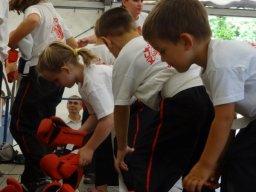 Csabacsüdön bemutatóztak a kick-boxosok