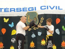 Csabacsüdön bemutatóztak a kick-boxosok