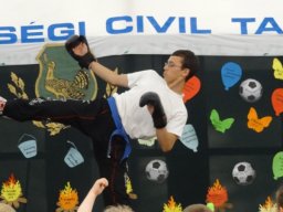 Csabacsüdön bemutatóztak a kick-boxosok