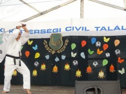 Csabacsüdön bemutatóztak a kick-boxosok
